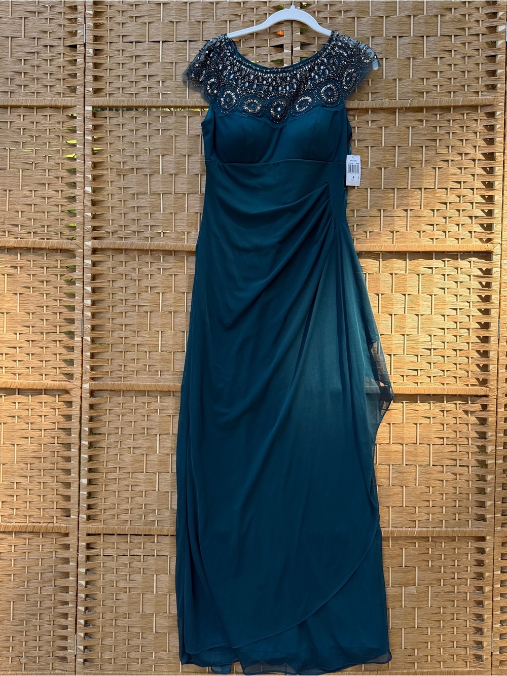 Xscape Emerald Beaded Cap-Sleeve Maxi Gown Women’s Size 4 NWT